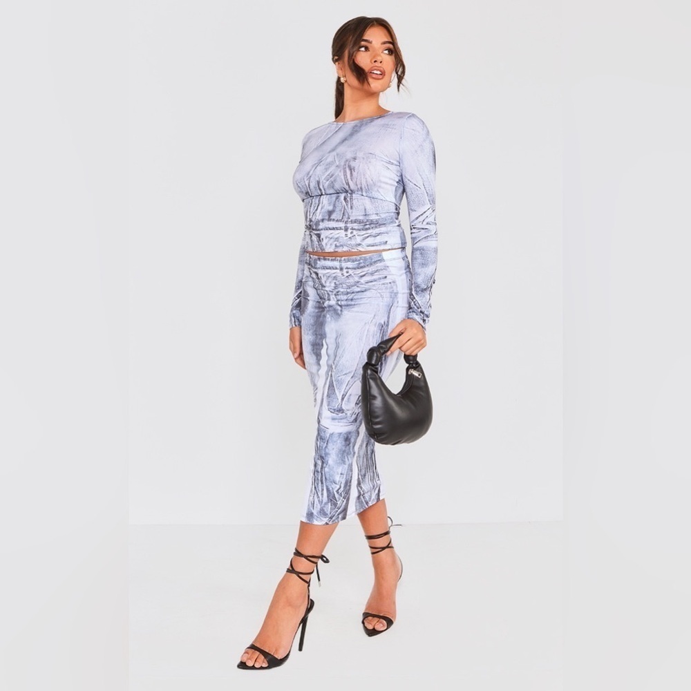 PrettyLittleThing BLACK PRINTED SKIRT SET